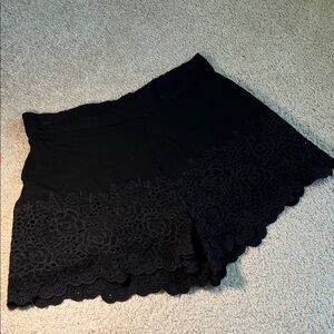 Black Women's Shorts With Floral Embroidery